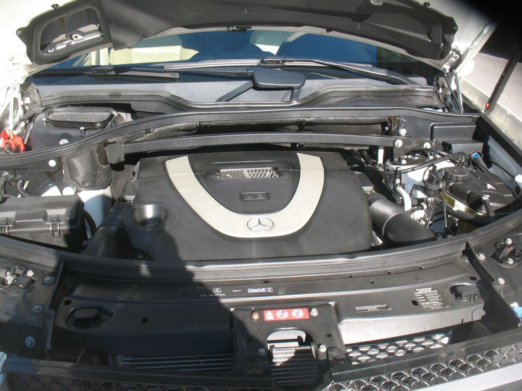 2011 Mercedes-Benz GL-Class Image 24