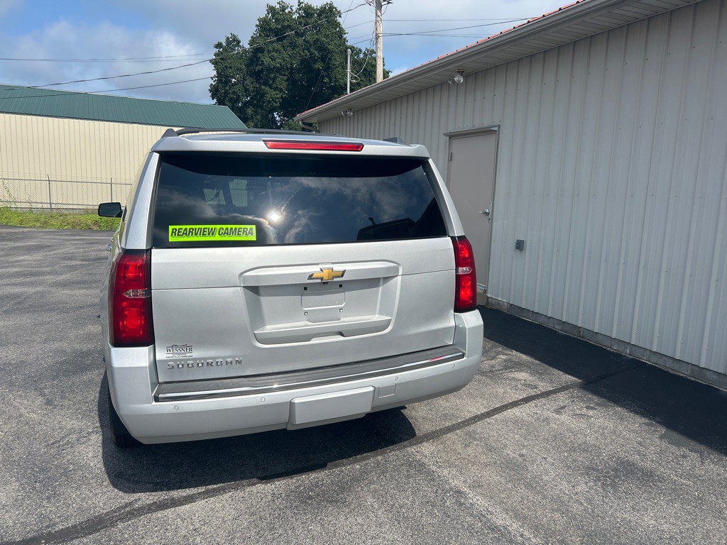 2015 Chevrolet Suburban Image 5