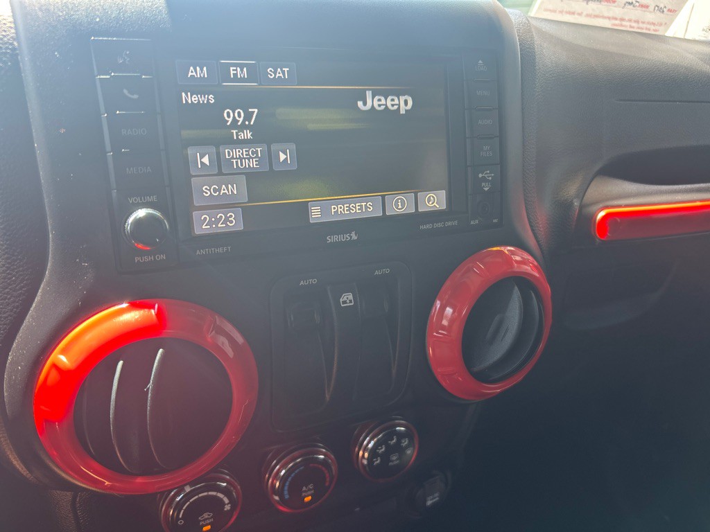 2017 Jeep Wrangler Image 9