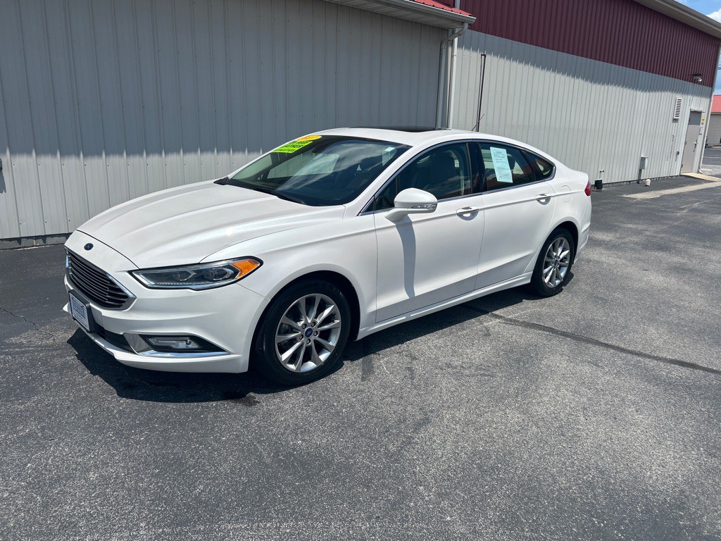 2017 Ford Fusion Image 2