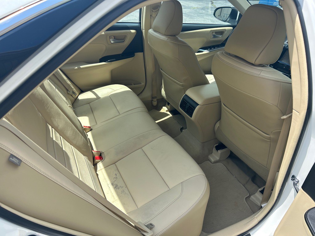 2017 Toyota Camry Image 5