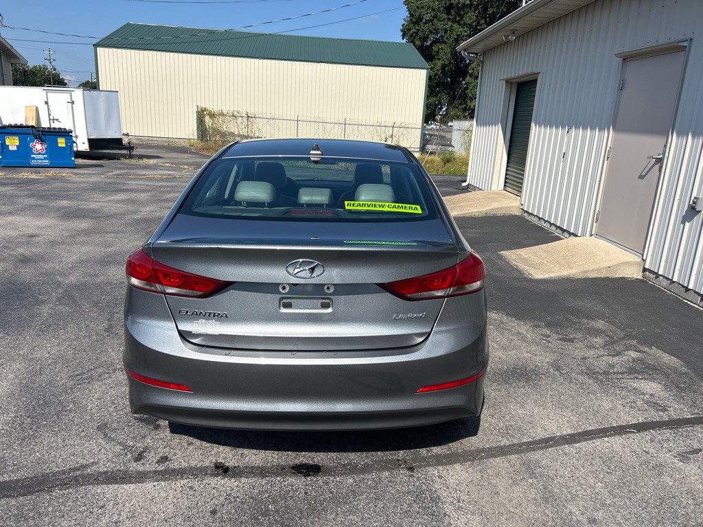 2017 Hyundai Elantra Image 5