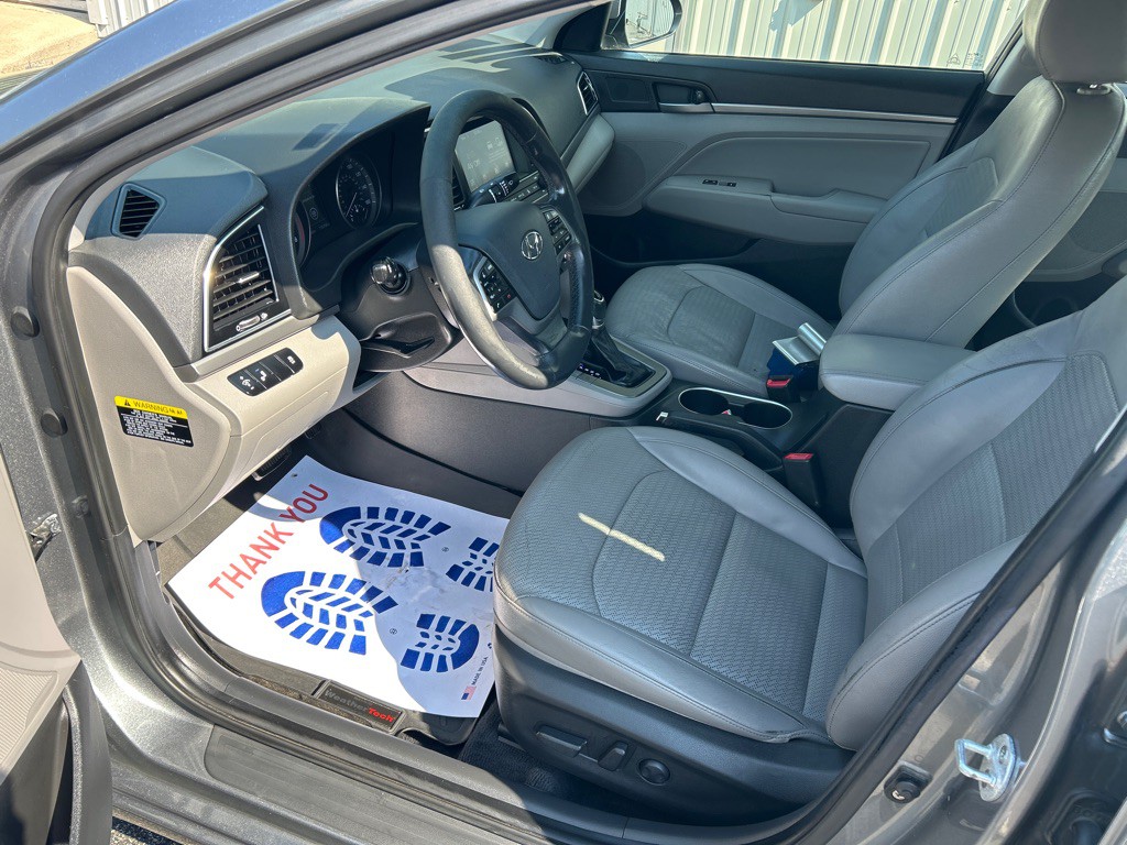 2017 Hyundai Elantra Image 6