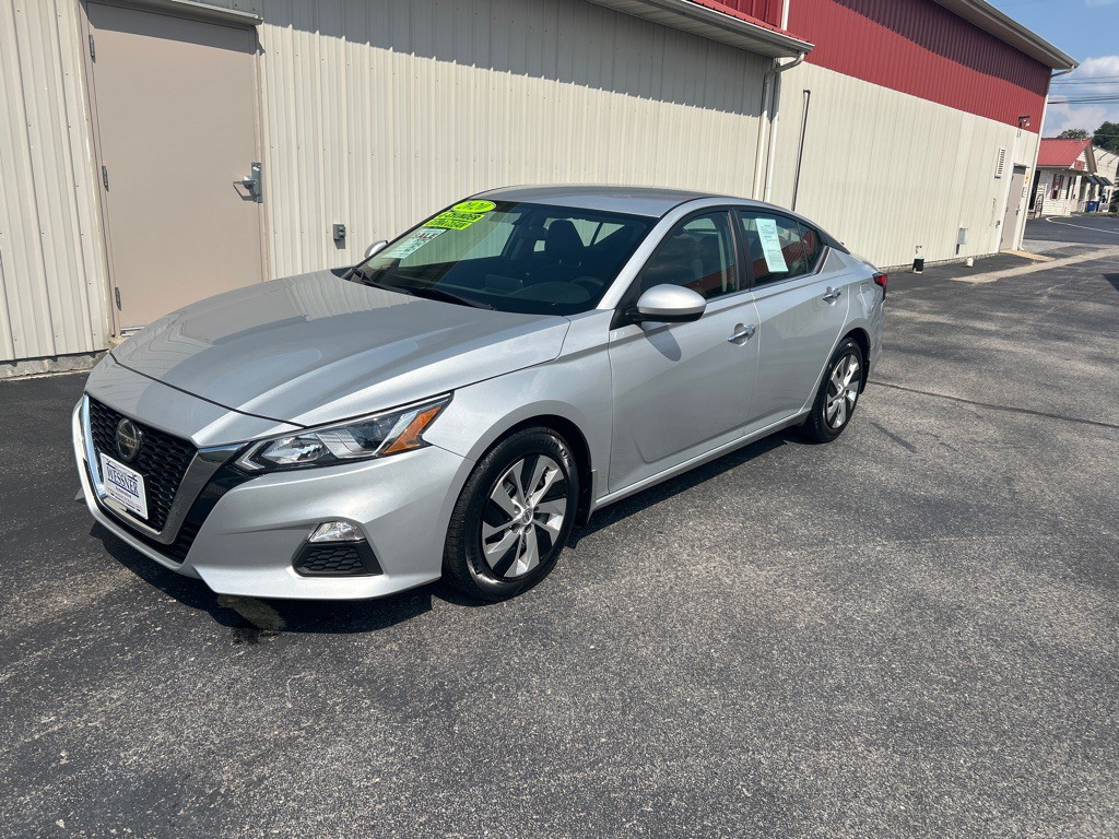 2020 Nissan Altima Image 2