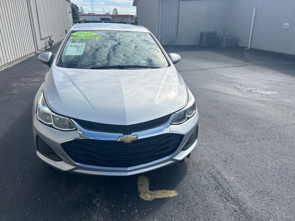 2019 Chevrolet Cruze Image 3
