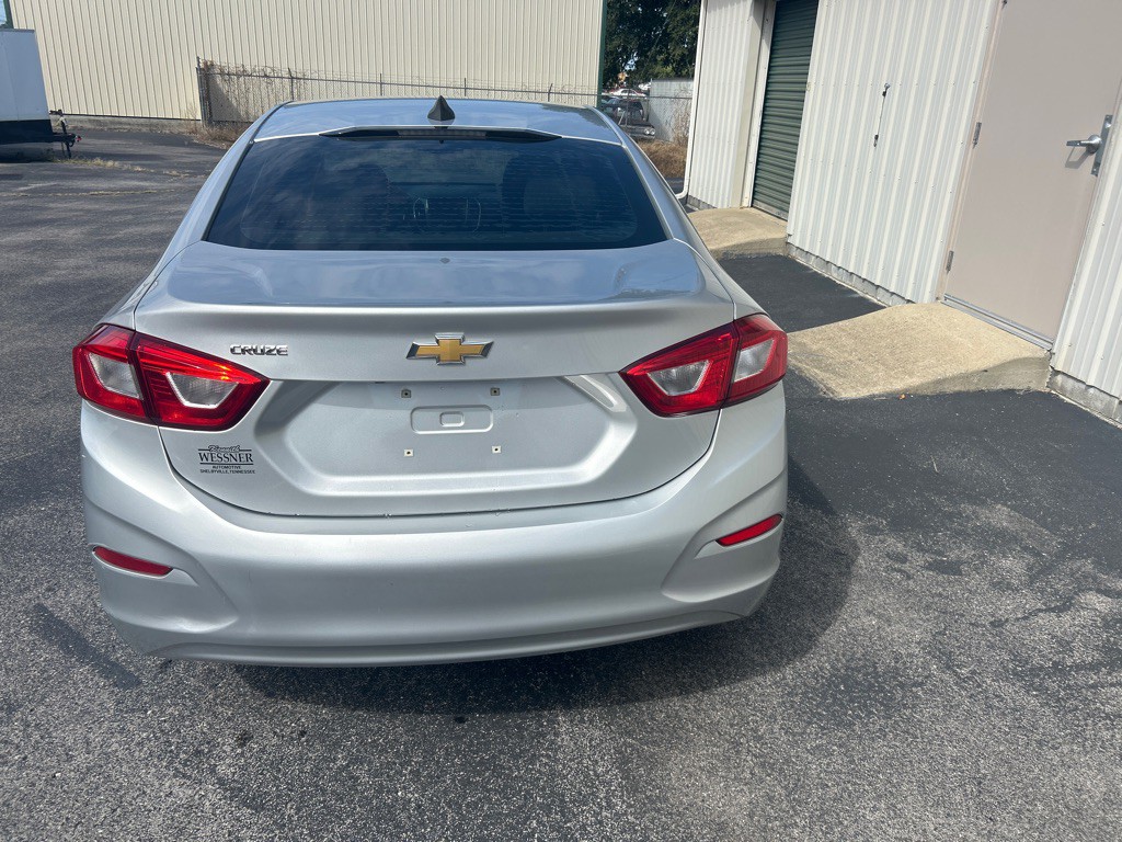 2019 Chevrolet Cruze Image 6