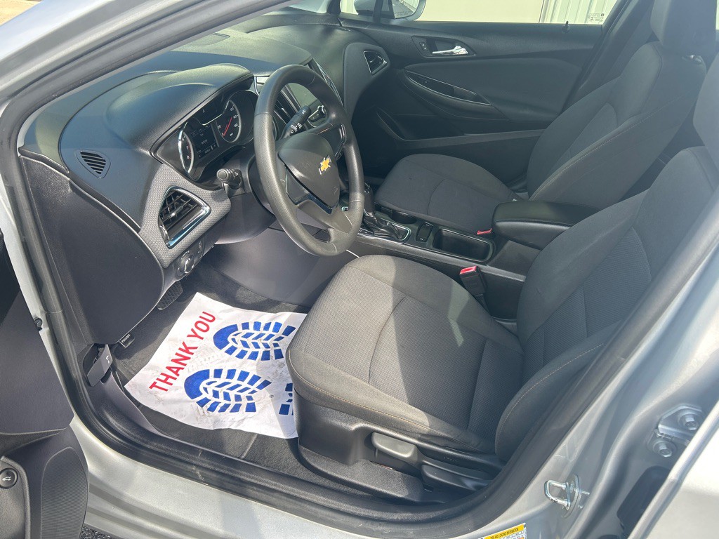 2019 Chevrolet Cruze Image 7