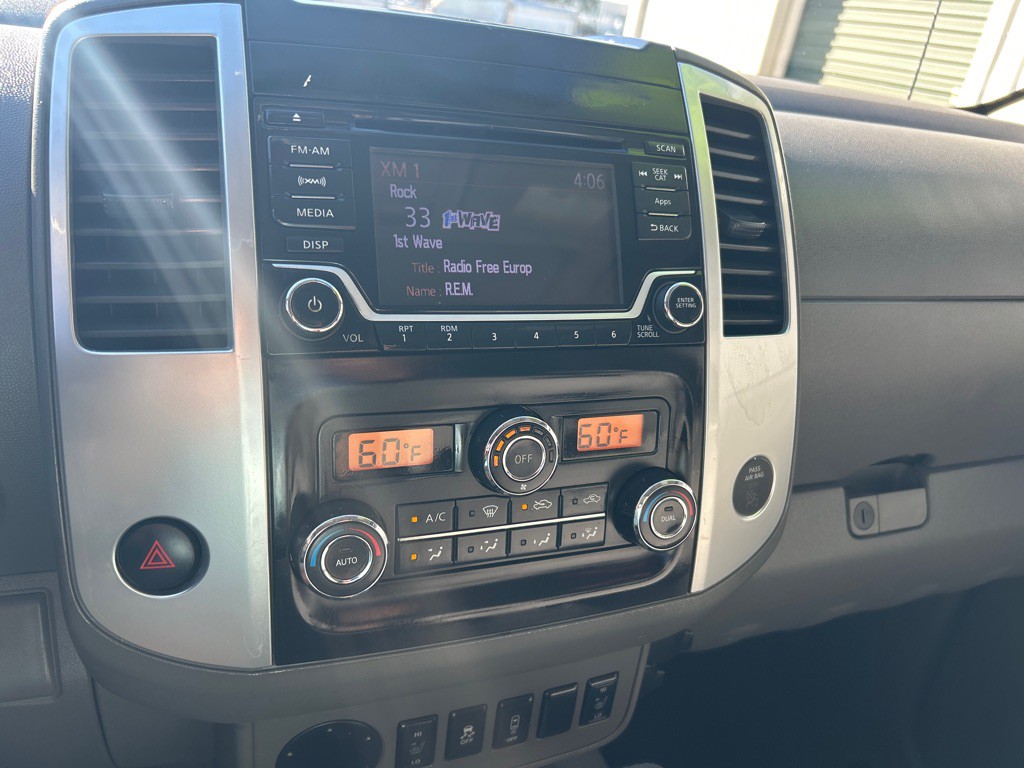 2016 Nissan Frontier Image 8