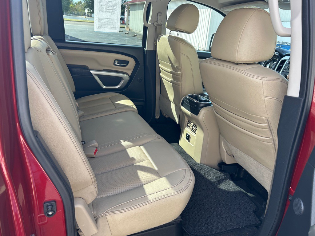 2018 Nissan Titan Image 5