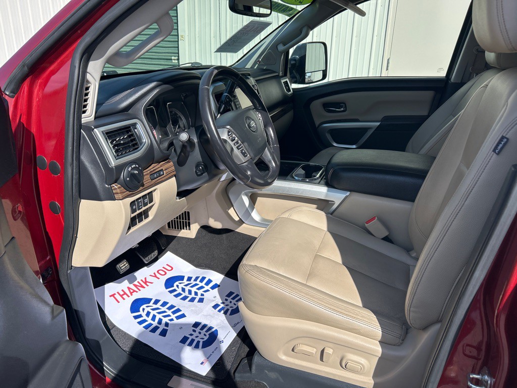 2018 Nissan Titan Image 7
