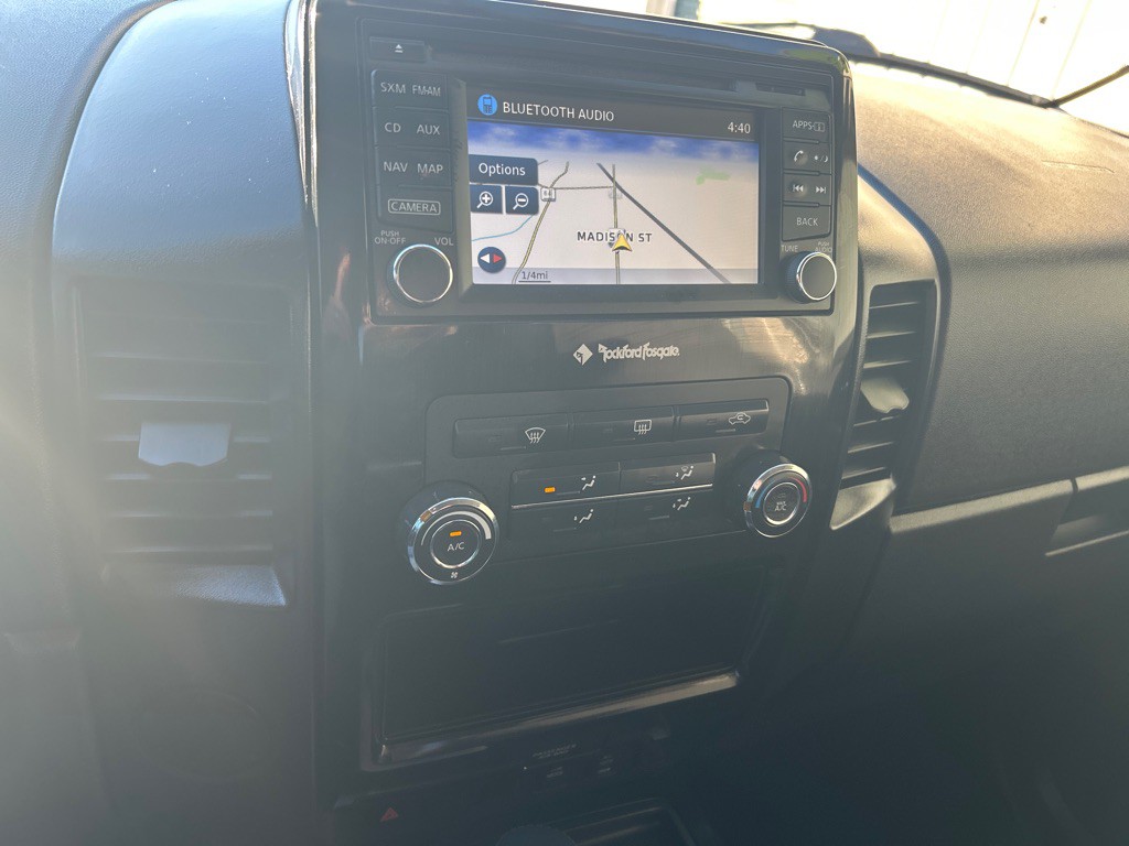 2015 Nissan Titan Image 9