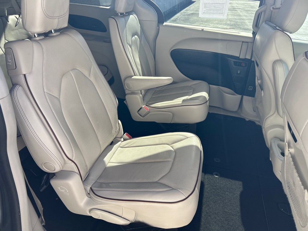 2020 Chrysler Pacifica Image 5