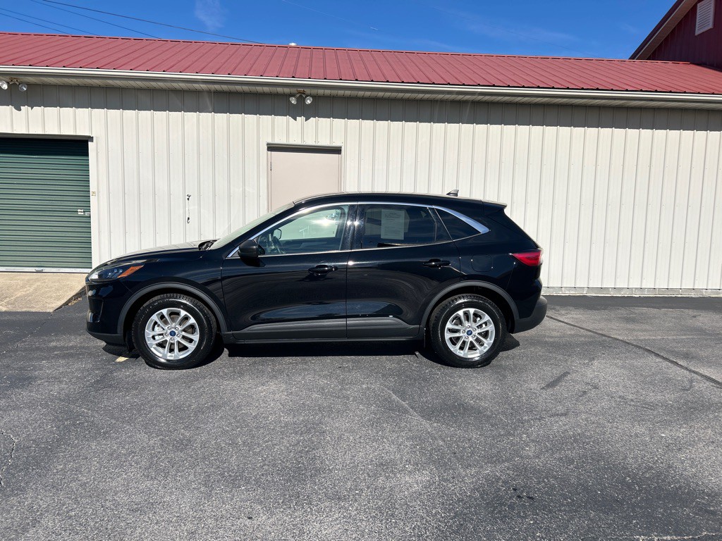 2022 Ford Escape Image 1