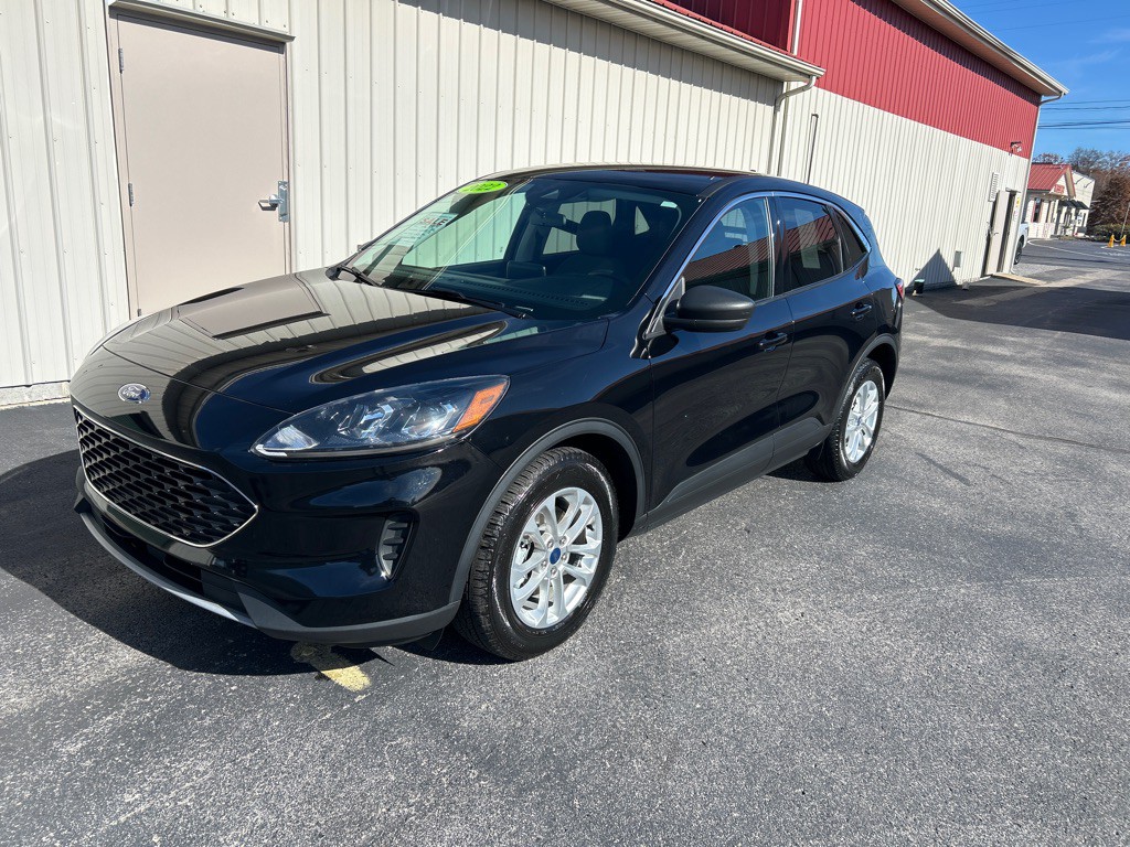 2022 Ford Escape Image 2