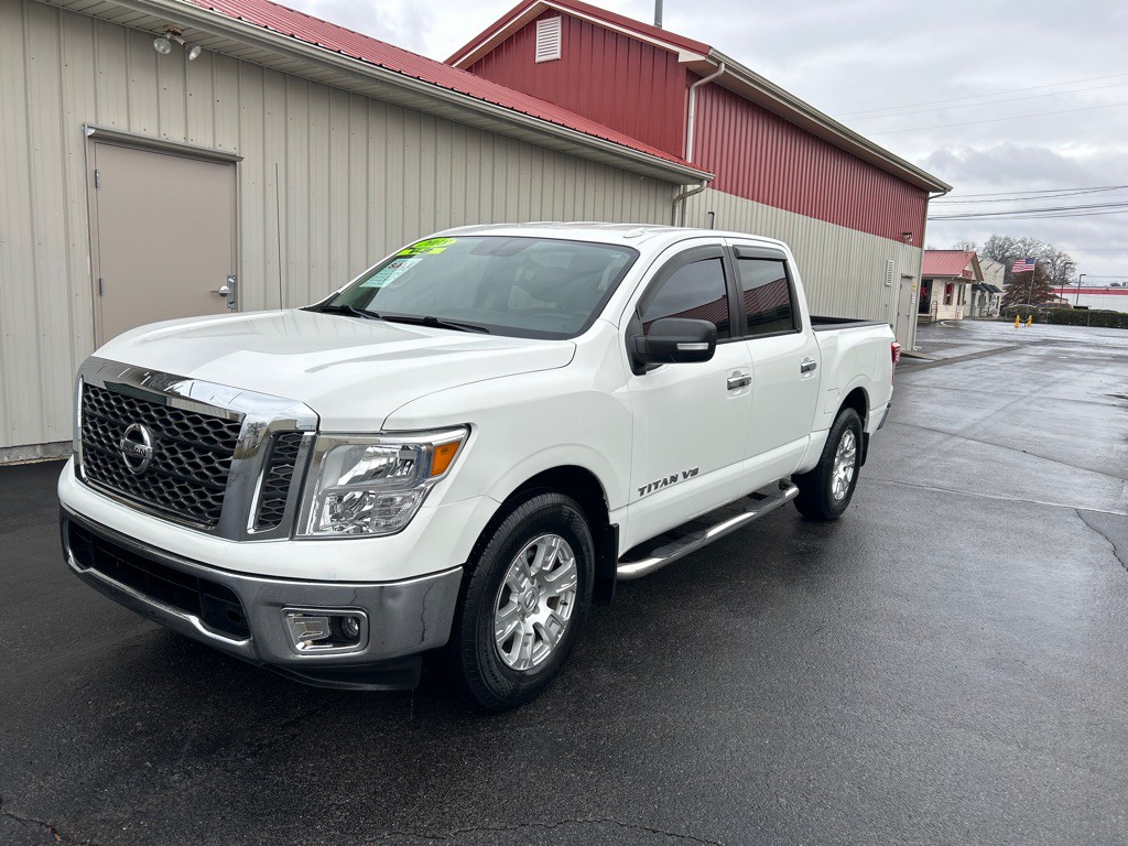 2018 Nissan Titan Image 2
