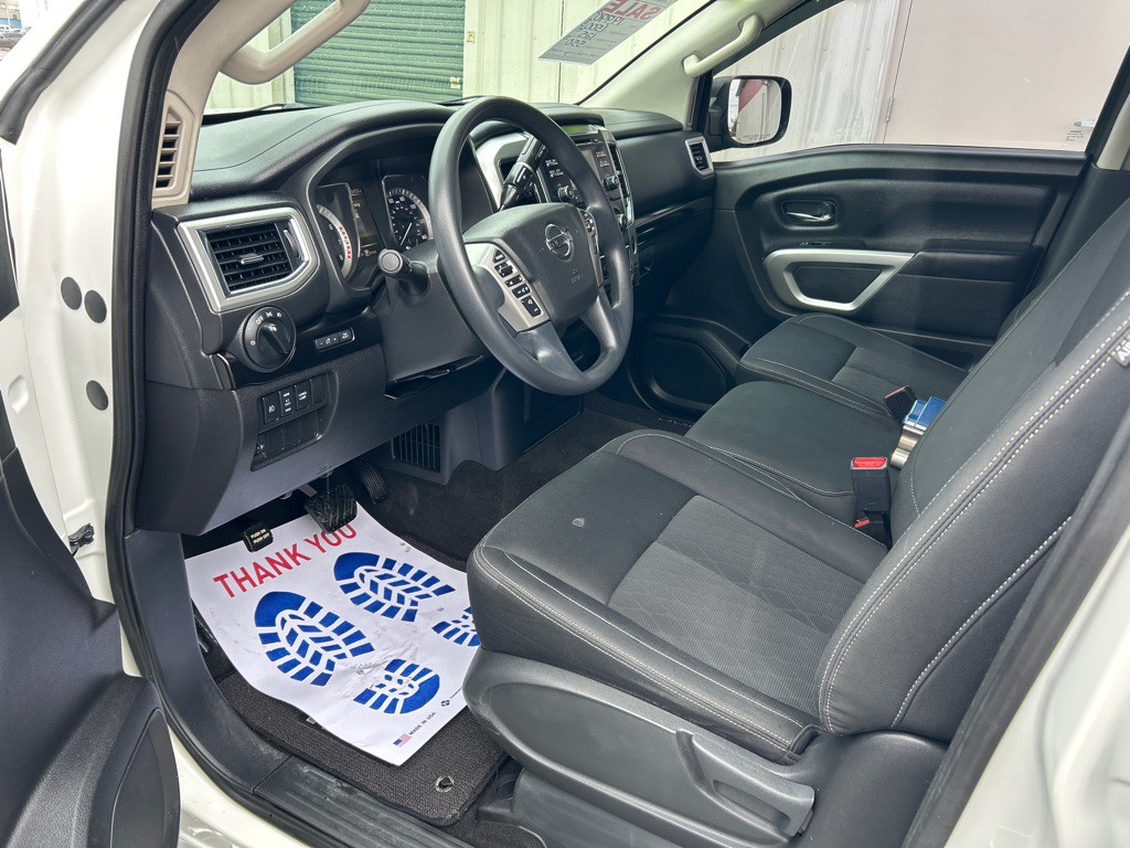 2018 Nissan Titan Image 7