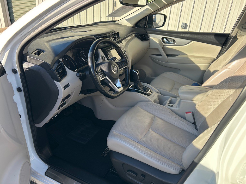 2020 Nissan Rogue Image 6