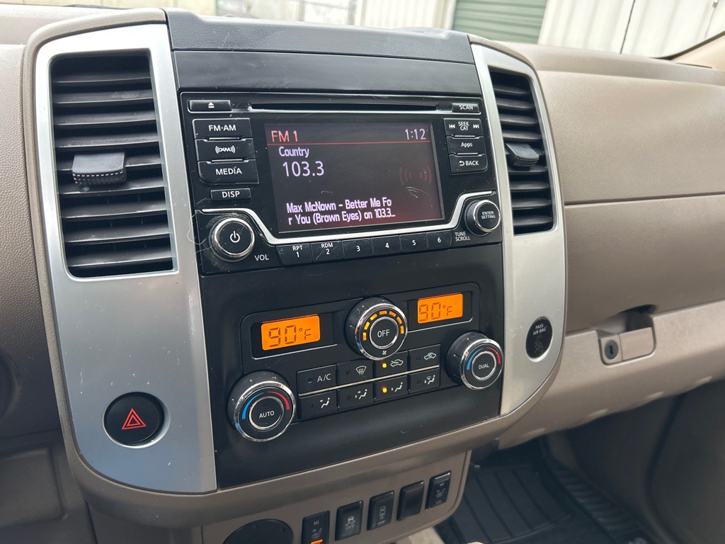 2016 Nissan Frontier Image 8