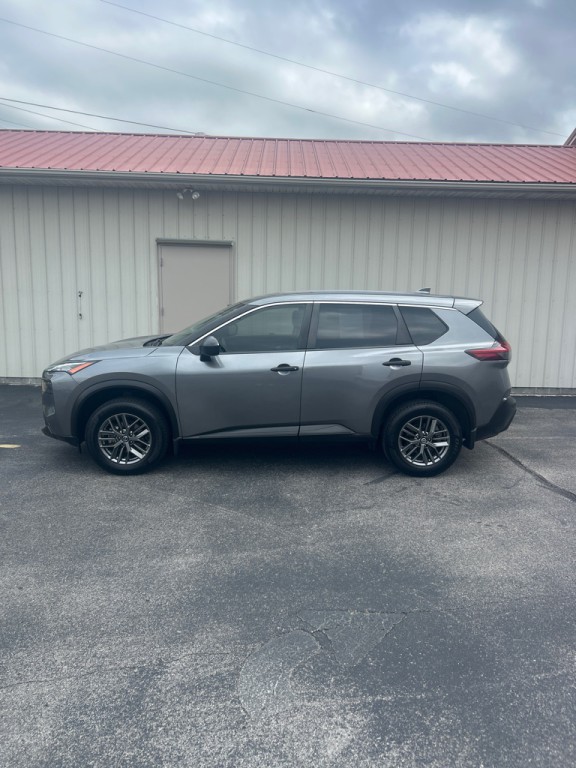 2021 Nissan Rogue Image 1