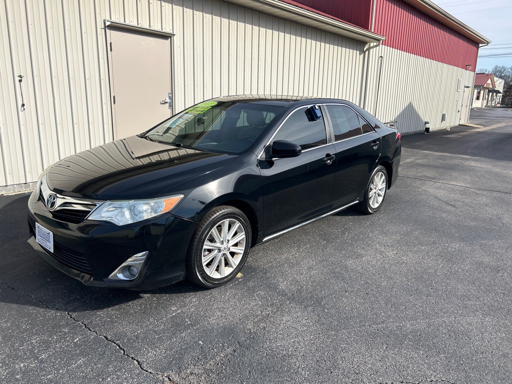 2013 Toyota Camry Image 2