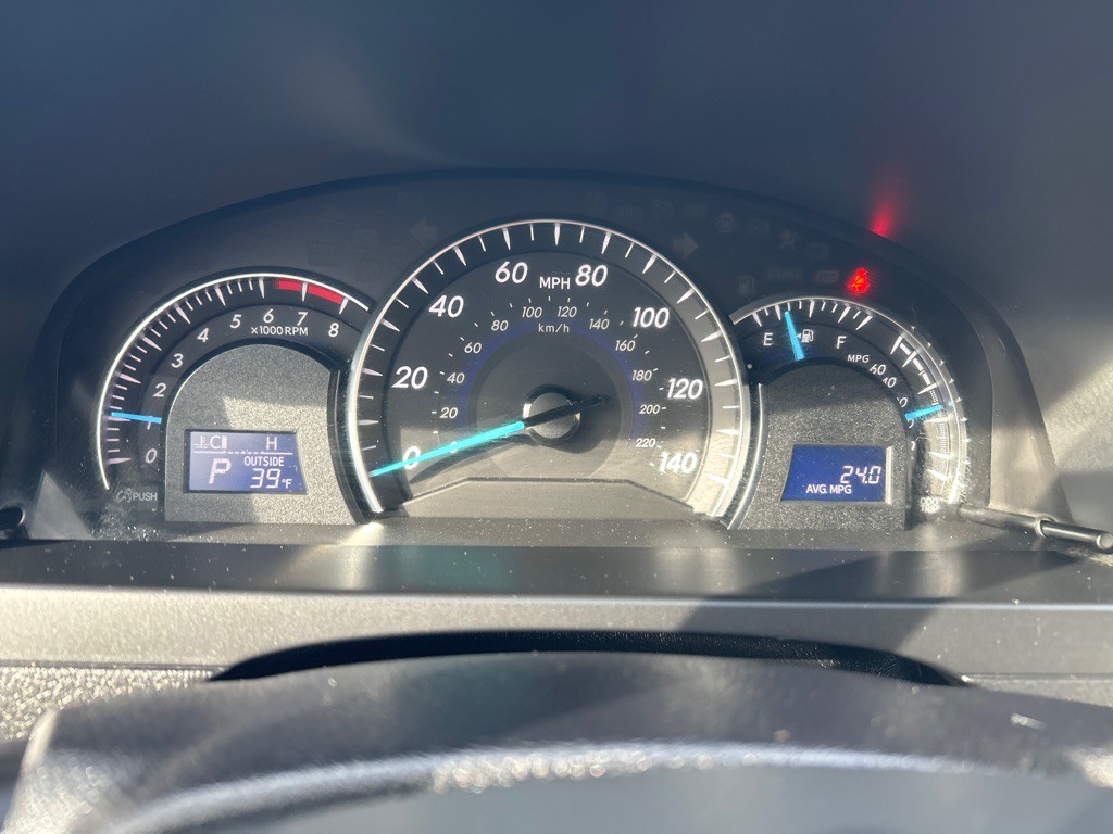 2013 Toyota Camry Image 8