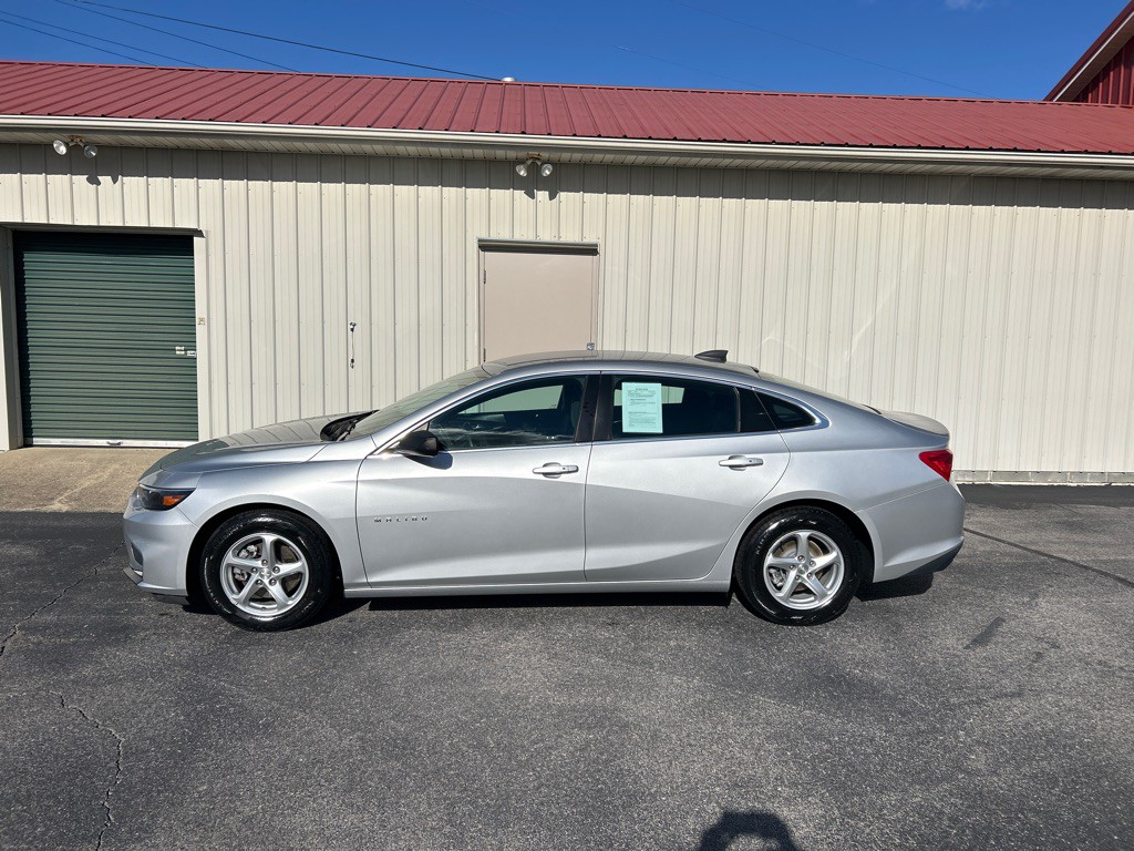 2017 Chevrolet Malibu Image 1