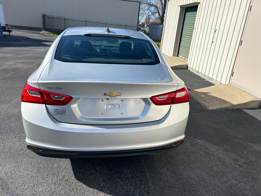 2017 Chevrolet Malibu Image 6