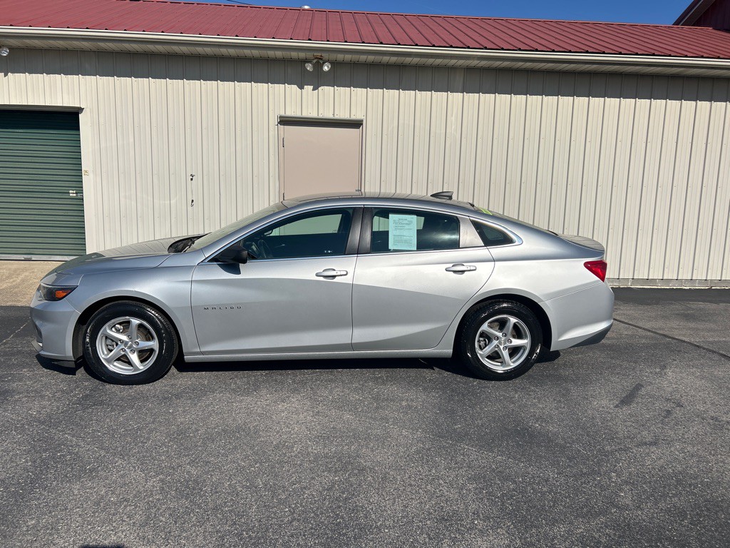 2017 Chevrolet Malibu Image 1