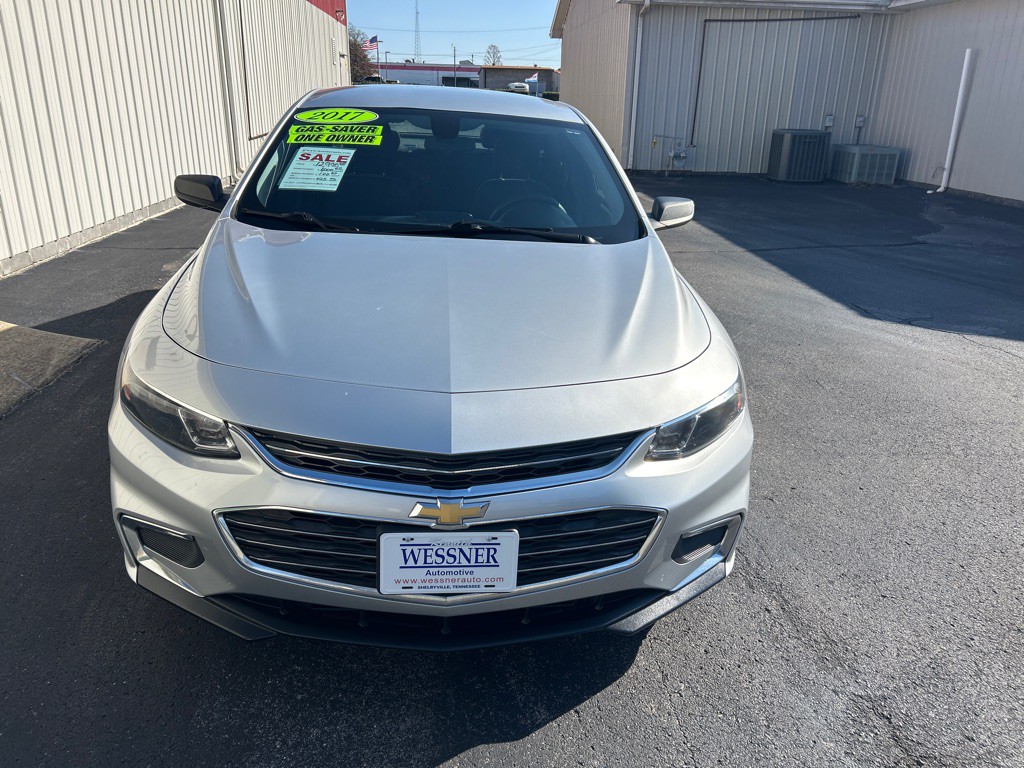 2017 Chevrolet Malibu Image 3