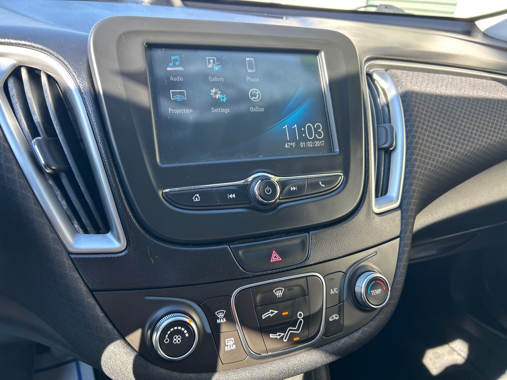 2017 Chevrolet Malibu Image 7