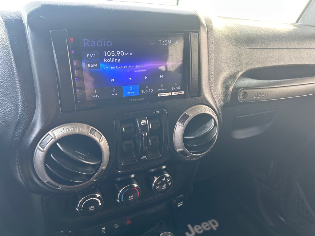 2017 Jeep Wrangler Unlimited Image 8