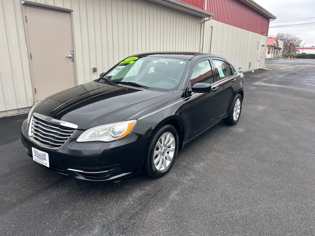 2014 Chrysler 200 Image 2