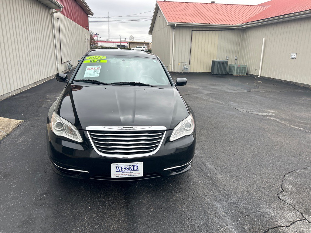 2014 Chrysler 200 Image 3