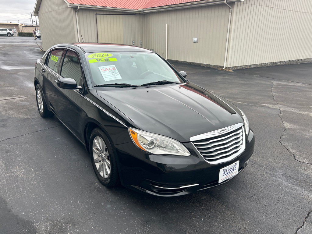 2014 Chrysler 200 Image 4