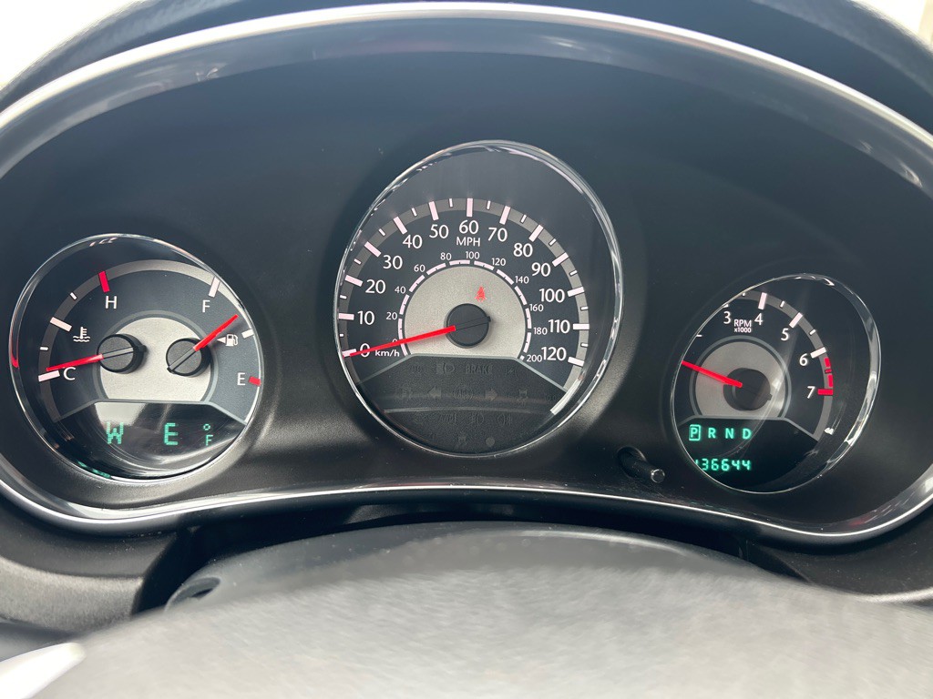 2014 Chrysler 200 Image 8