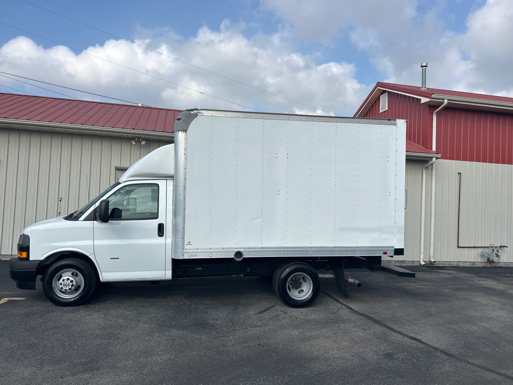 2019 Chevrolet Express Image 1