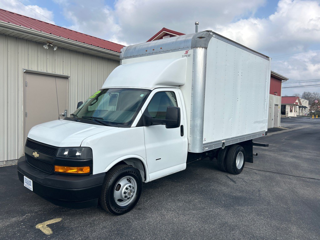 2019 Chevrolet Express Image 2