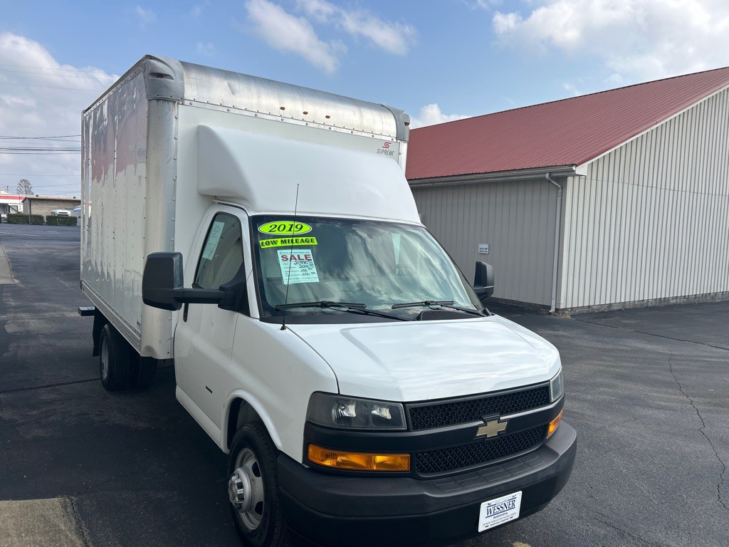 2019 Chevrolet Express Image 4