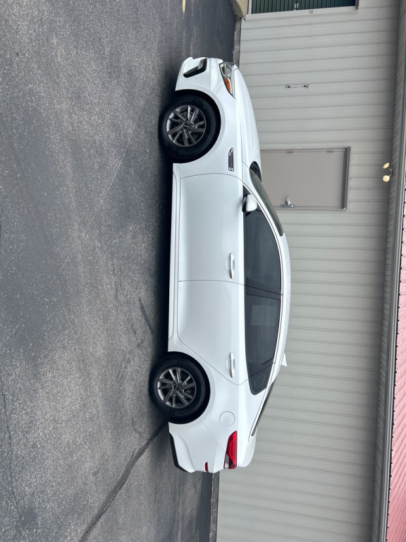 2020 Kia Optima Image 1