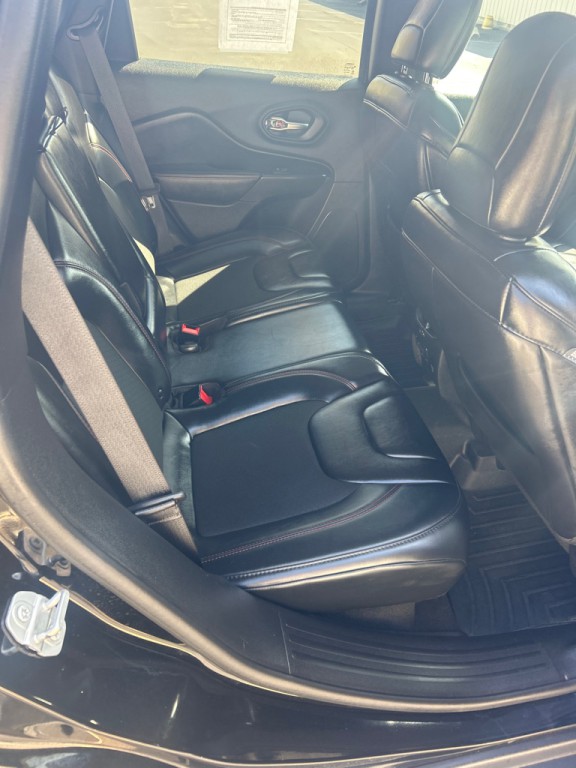 2019 Jeep Cherokee Image 5