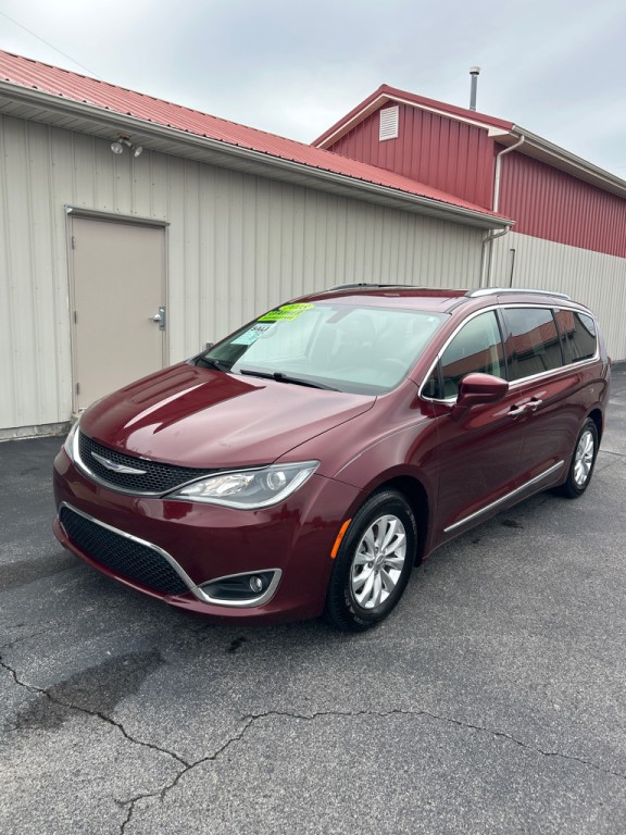 2018 Chrysler Pacifica Image 2