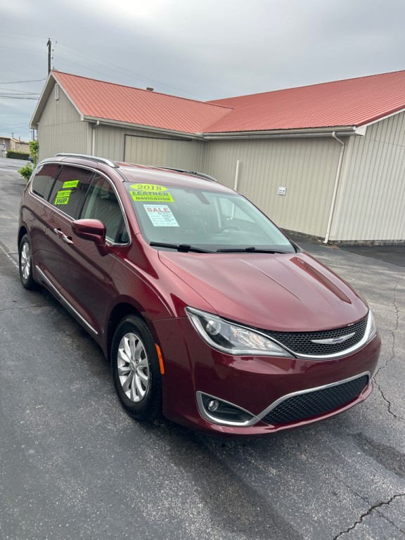 2018 Chrysler Pacifica Image 4