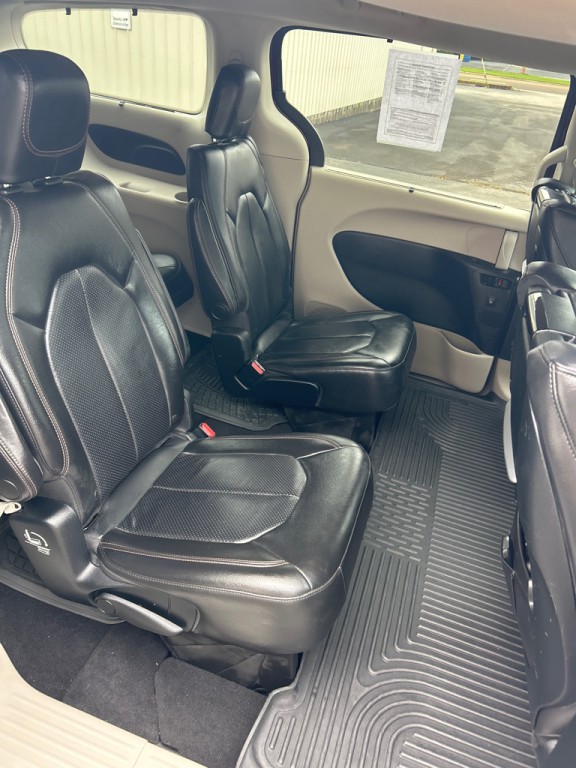2018 Chrysler Pacifica Image 5