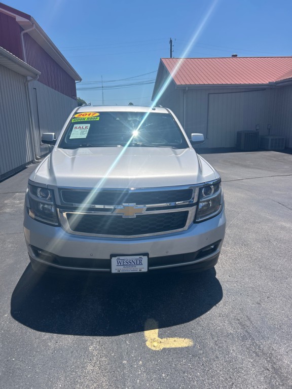 2017 Chevrolet Suburban Image 3
