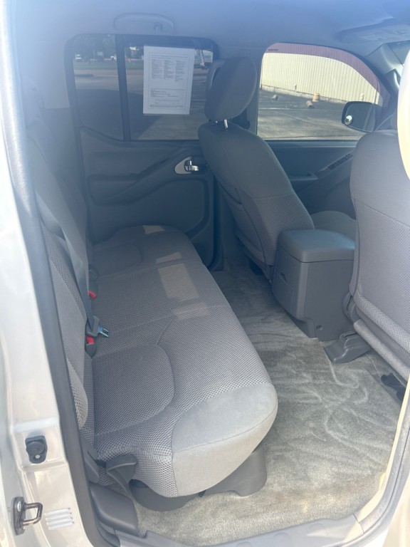 2016 Nissan Frontier Image 5