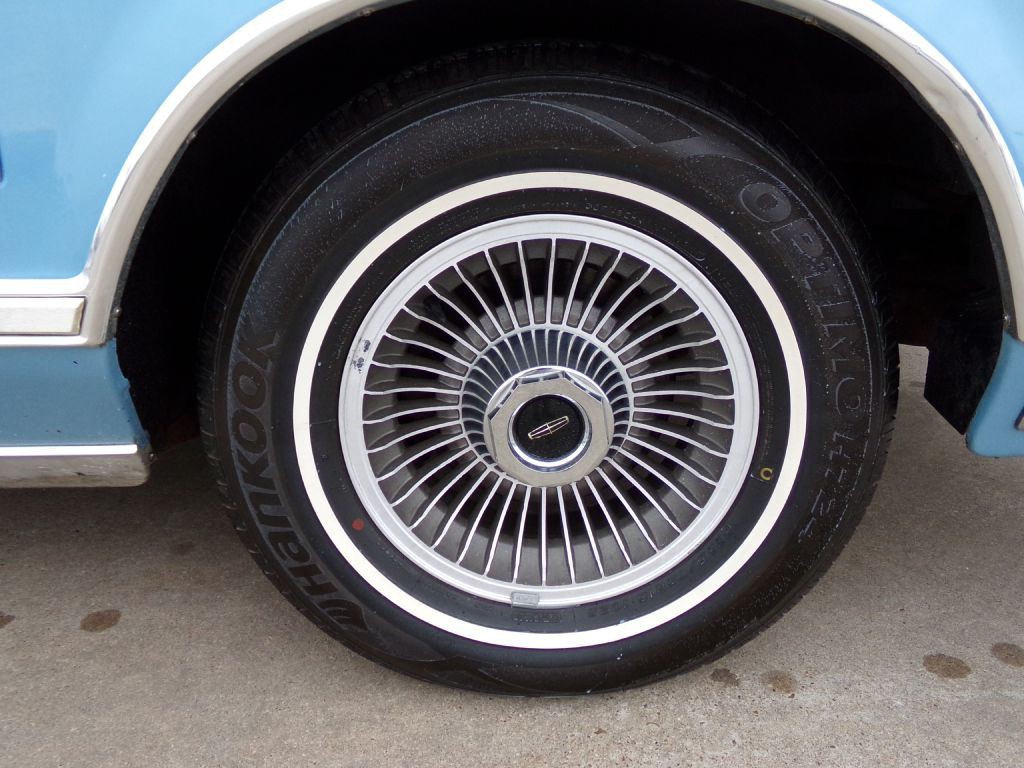 1978 Lincoln Mark V Image 8