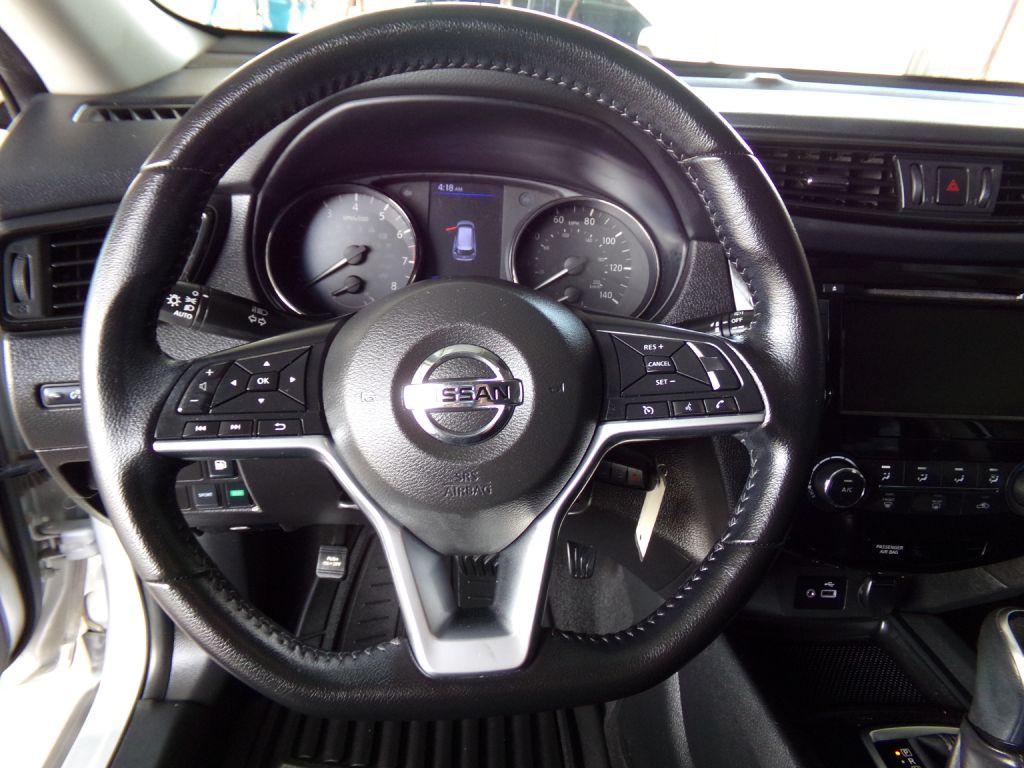 2020 Nissan Rogue Image 11