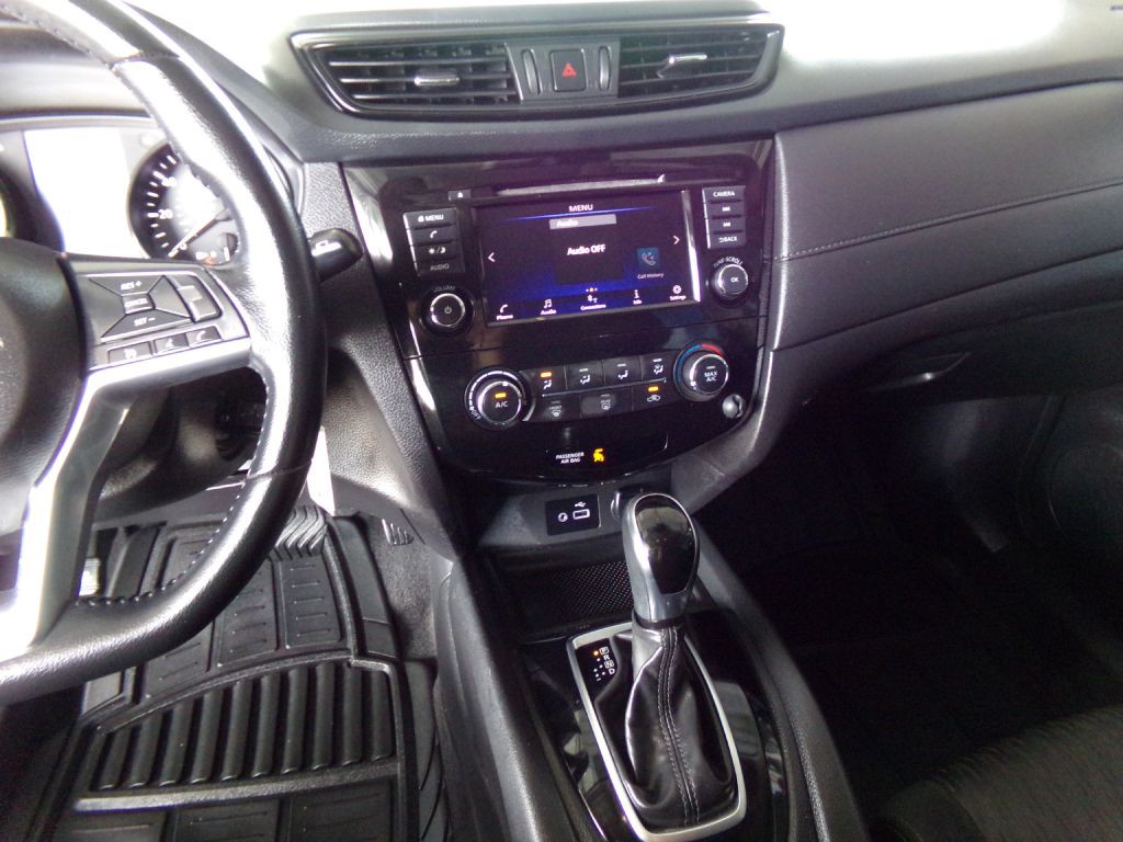 2020 Nissan Rogue Image 12