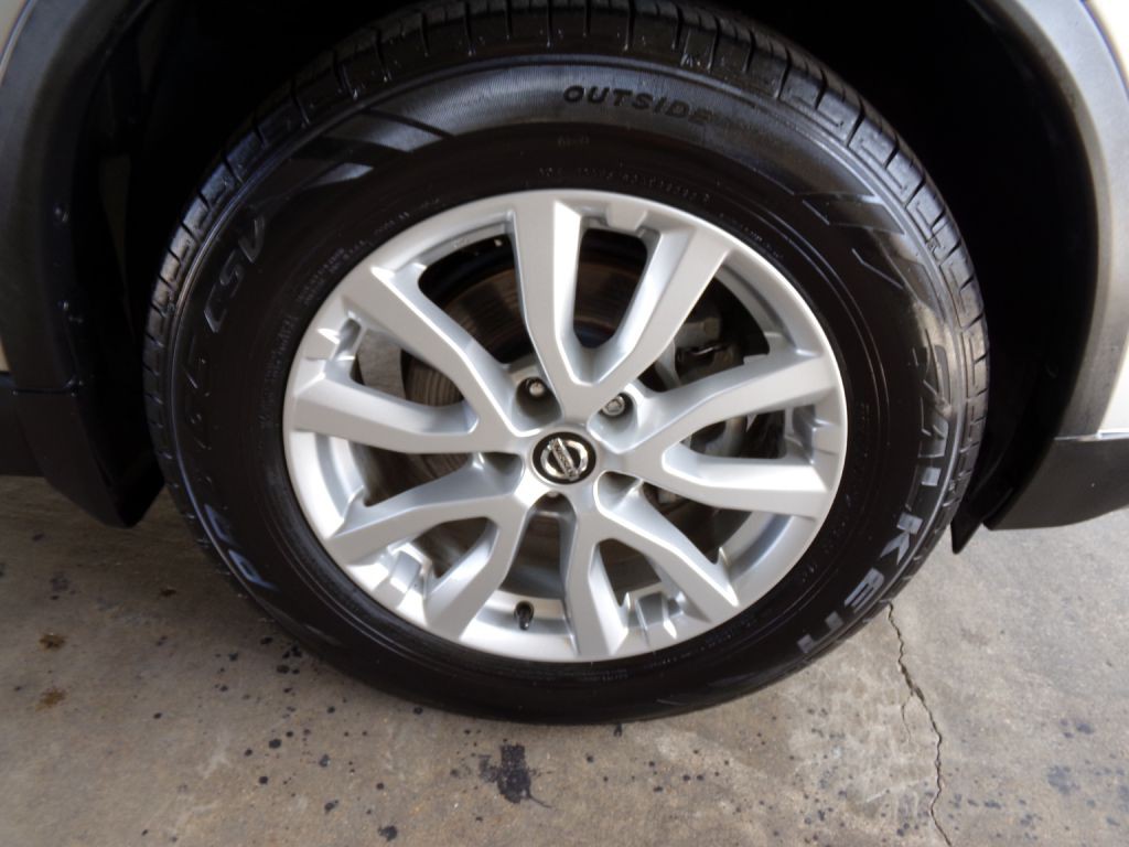 2020 Nissan Rogue Image 25