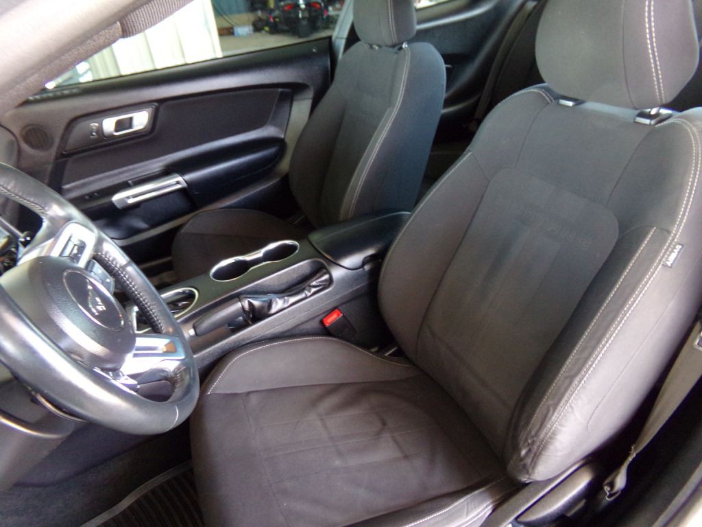 2018 Ford Mustang Image 12